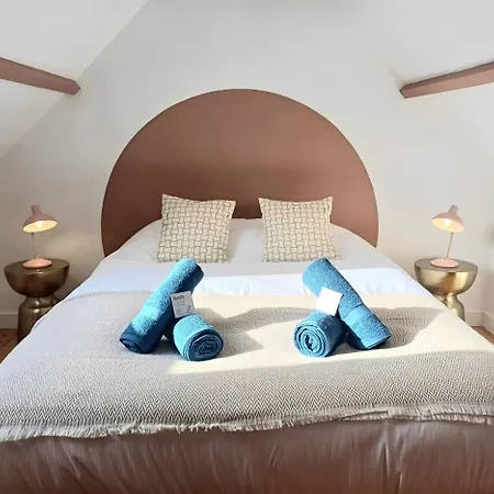 Le Museum - Confortable Avec Vue Sur La Cathedrale דירה בווה