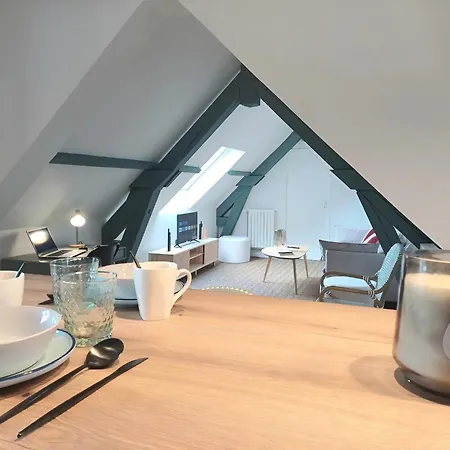 Le Museum - Confortable Avec Vue Sur La Cathedrale דירה