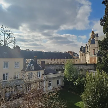 Le Museum - Confortable Avec Vue Sur La Cathedrale דירה